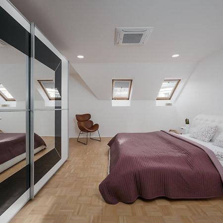 Dot 3 Bdr Apartment With Tyn Cathedral View & Ac Praga Exterior foto