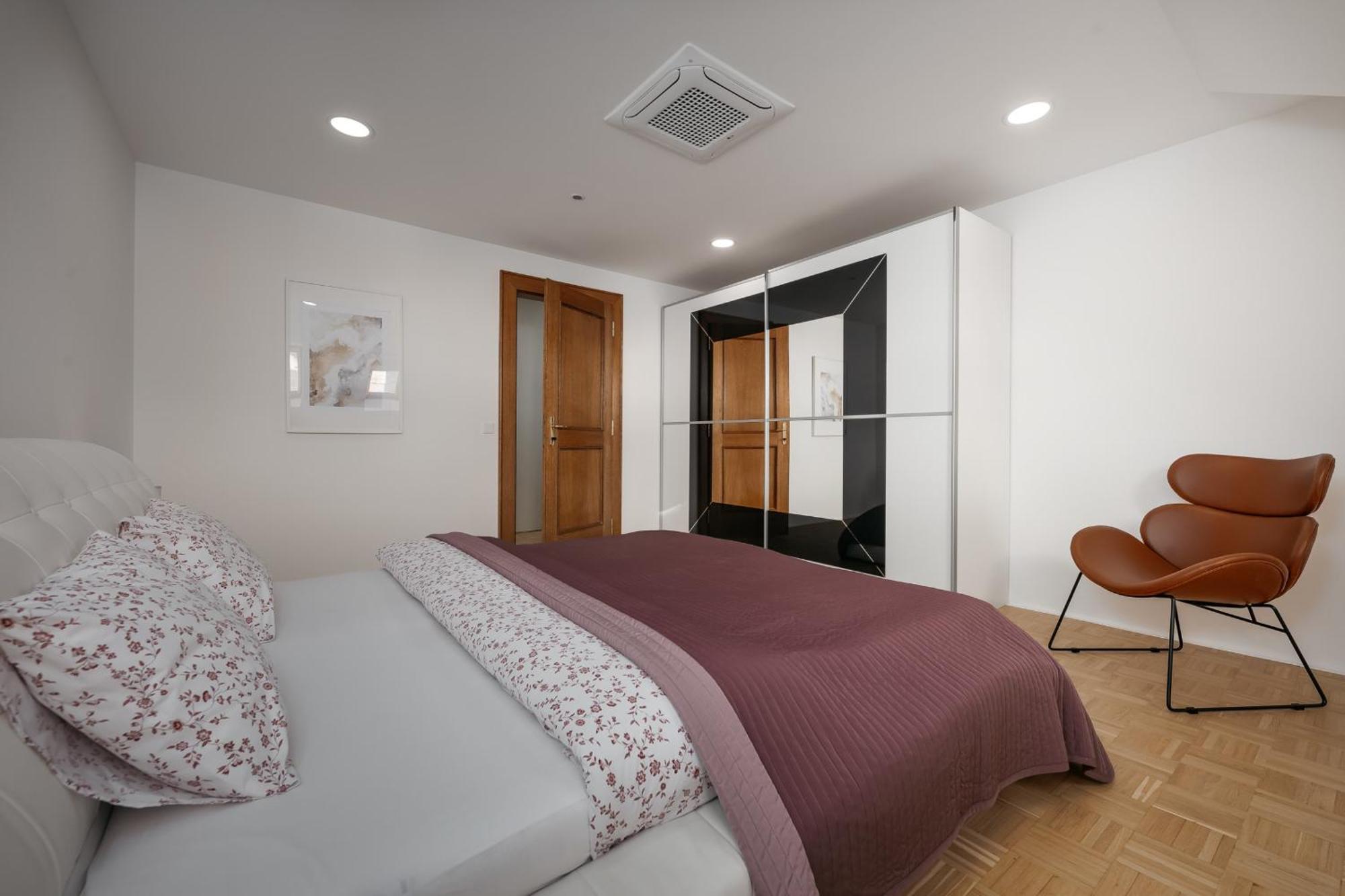 Dot 3 Bdr Apartment With Tyn Cathedral View & Ac Praga Exterior foto